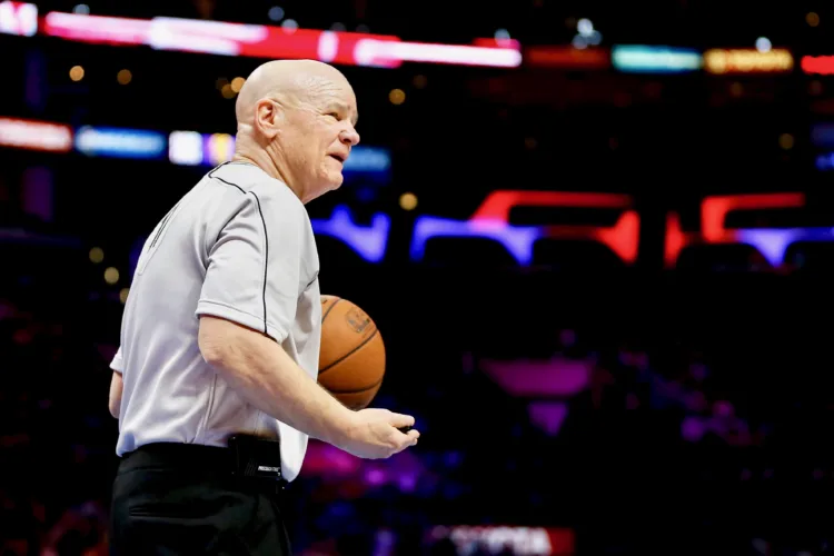 Crawford headed to Basketball Hall of Fame